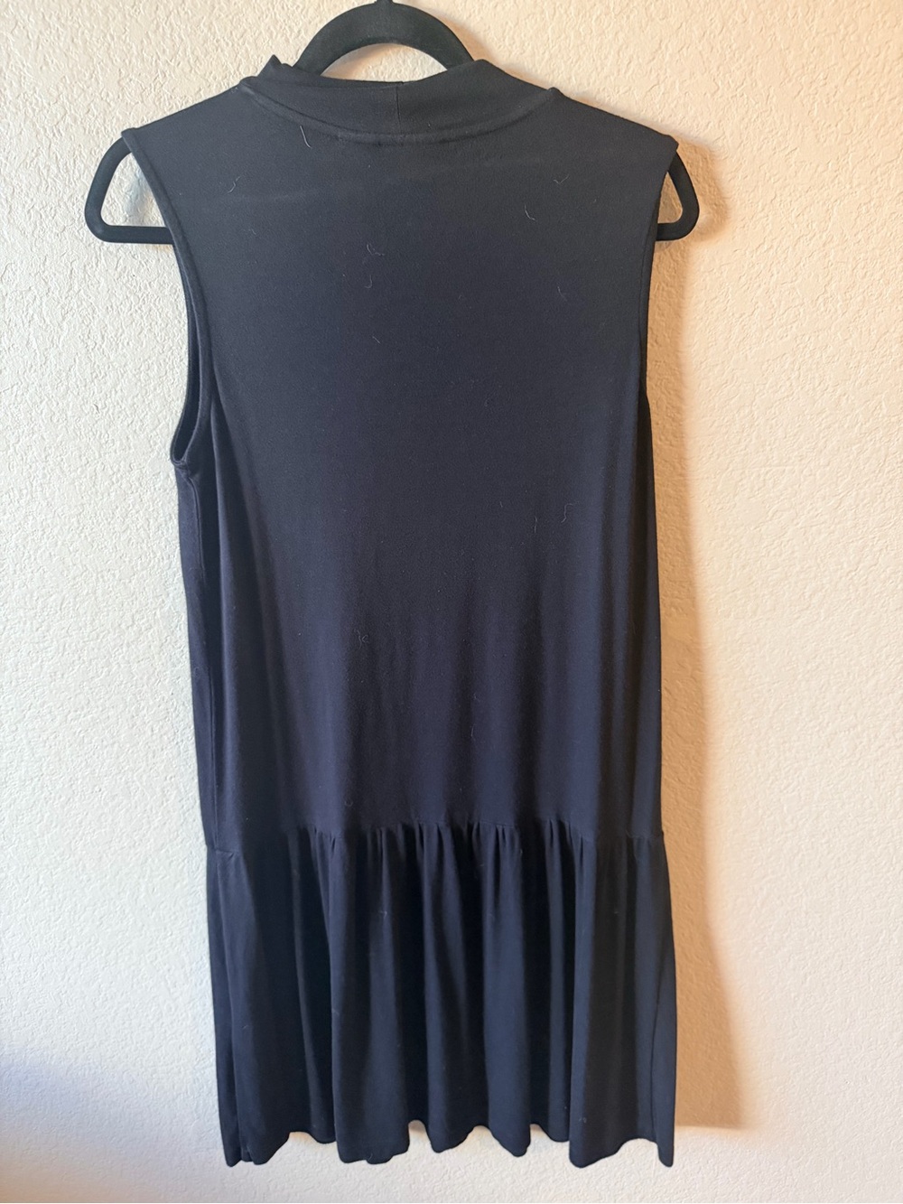 mercer & madison Black Sleeveless Midi Dress
